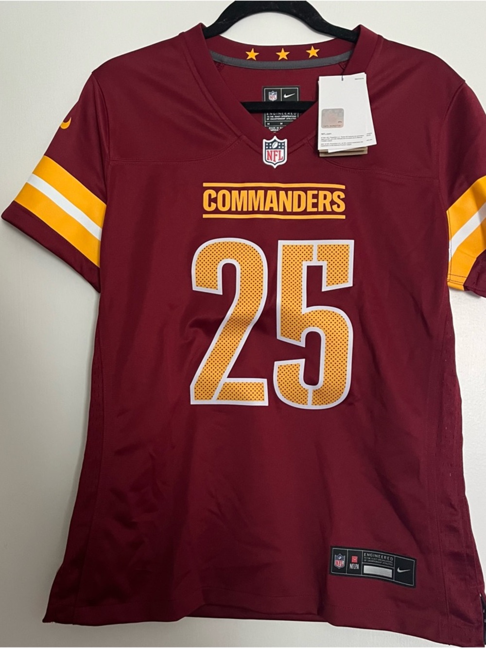 Washington Commanders women’s Nike NFL 25 Seeger Medium NWT
